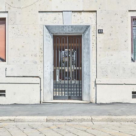 Spacious Flat Close To Fondazione Prada & Metro Мілан Екстер'єр фото